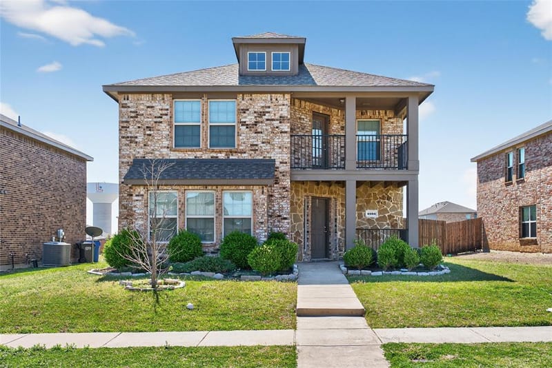 2256 Spring Hollow Dr, Lancaster TX 75134 - Photo 2