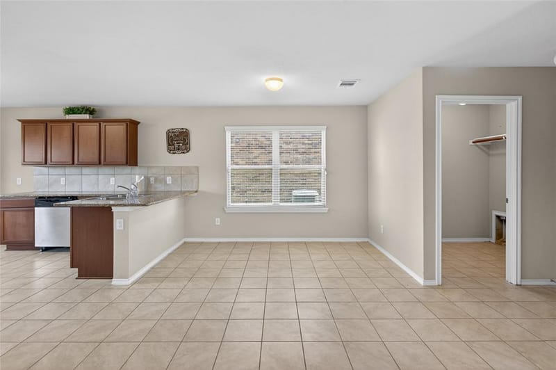 2256 Spring Hollow Dr, Lancaster TX 75134 - Photo 7