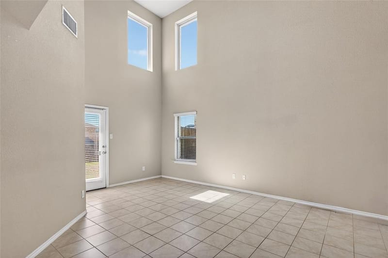 2256 Spring Hollow Dr, Lancaster TX 75134 - Photo 4
