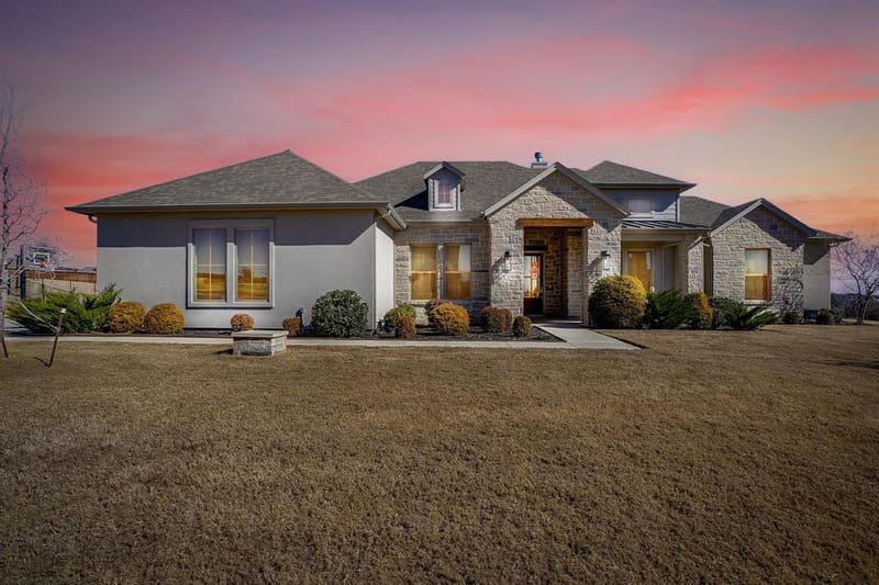 7732 Laura Lake Lane, Fort Worth TX 76126