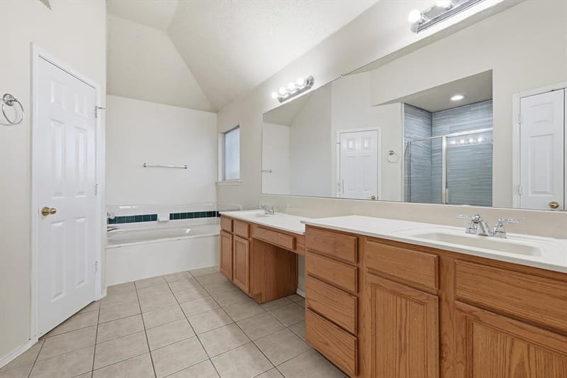 6917 Club Creek Drive, Fort Worth TX 76137 - Photo 22