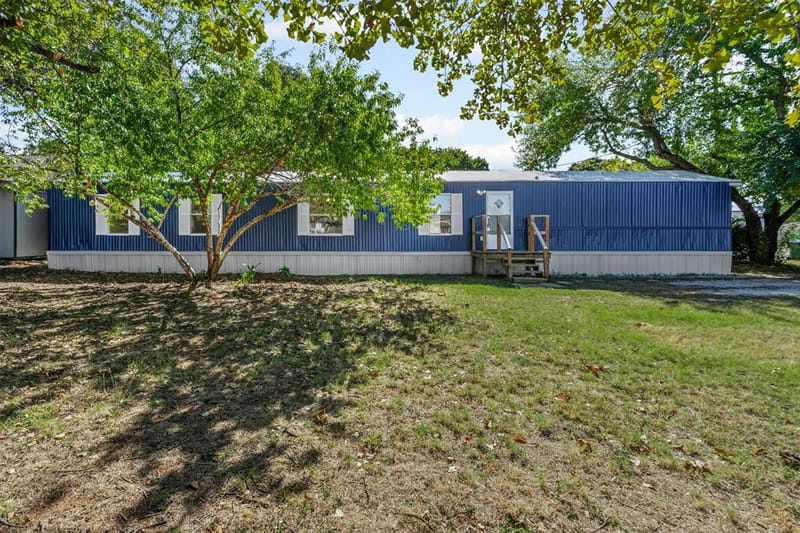 6525 Blue Water Court, Granbury TX 76049 - Photo 2