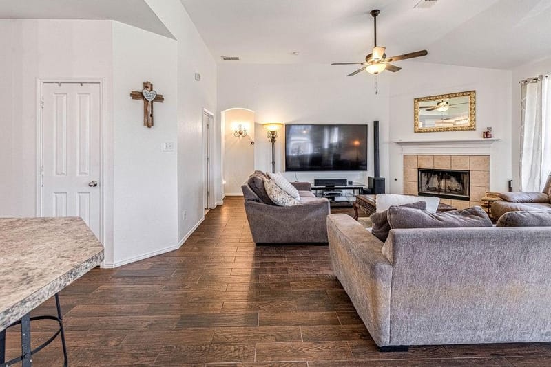 804 Ridge Point Drive, Grand Prairie TX 75052 - Photo 12