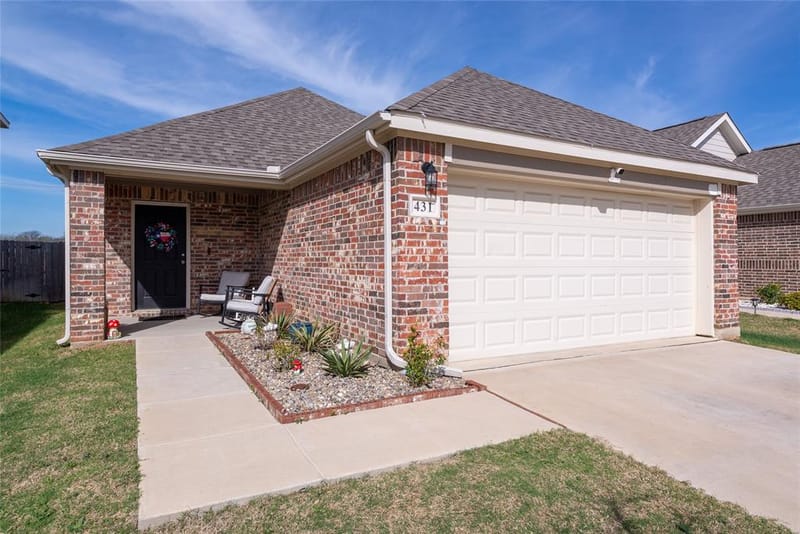 431 Woodhouse Way, Everman TX 76140