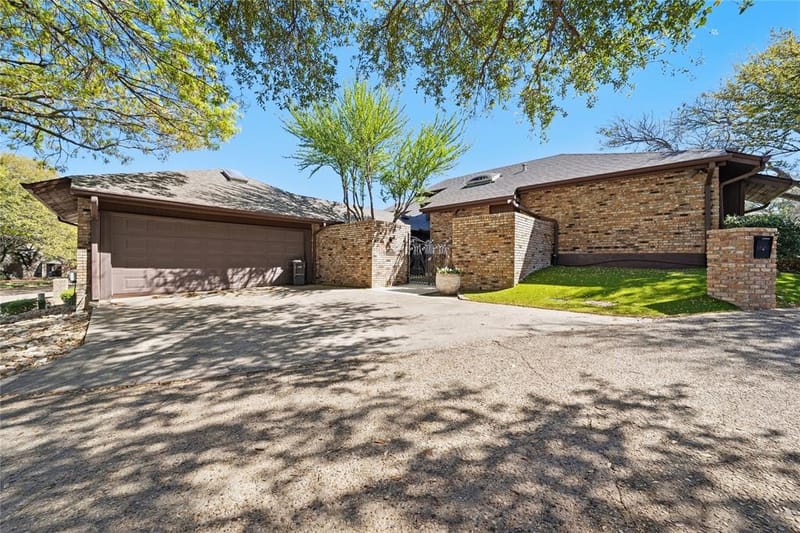 2145 Fountain Square Drive, Fort Worth TX 76107 - Photo 2