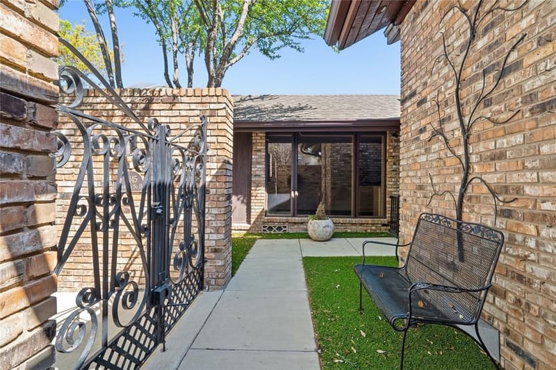 2145 Fountain Square Drive, Fort Worth TX 76107 - Photo 3