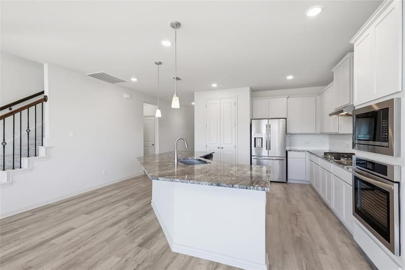 1421 Odette Drive, Arlington TX 76013 - Photo 9