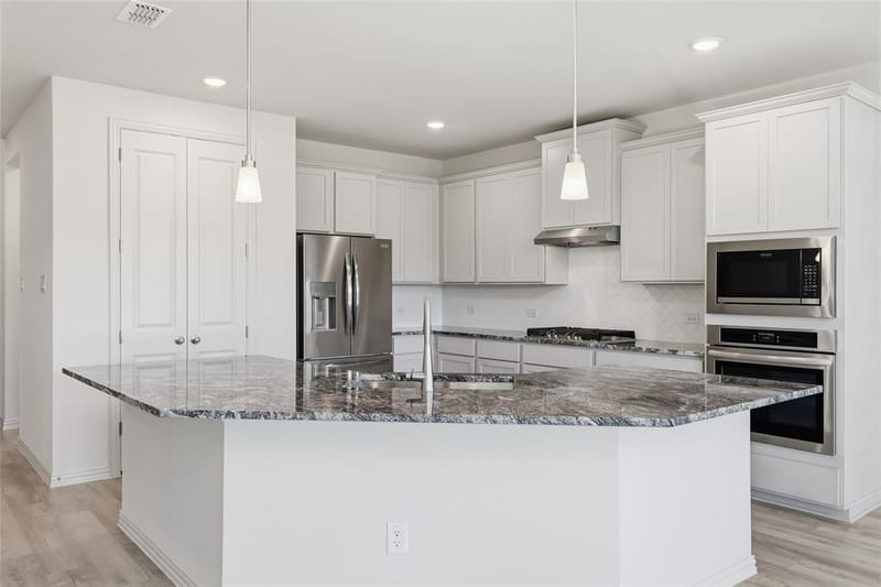 1421 Odette Drive, Arlington TX 76013 - Photo 8