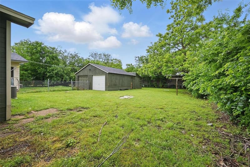 908 E Houston Street, Sherman TX 75092 - Photo 27