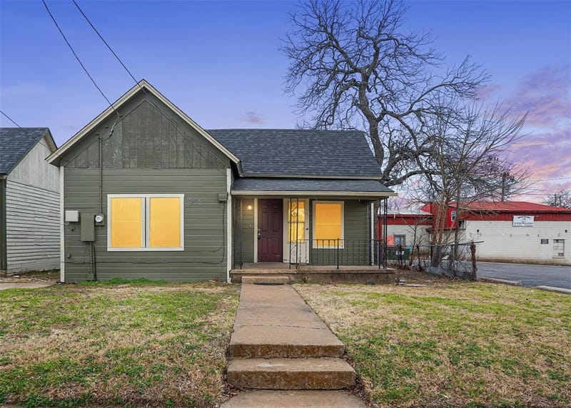 908 E Houston Street, Sherman TX 75092 - Photo 29