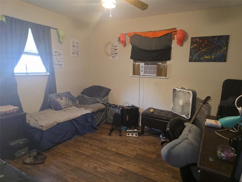 1209 N Anglin Street, Cleburne TX 76031 - Photo 6