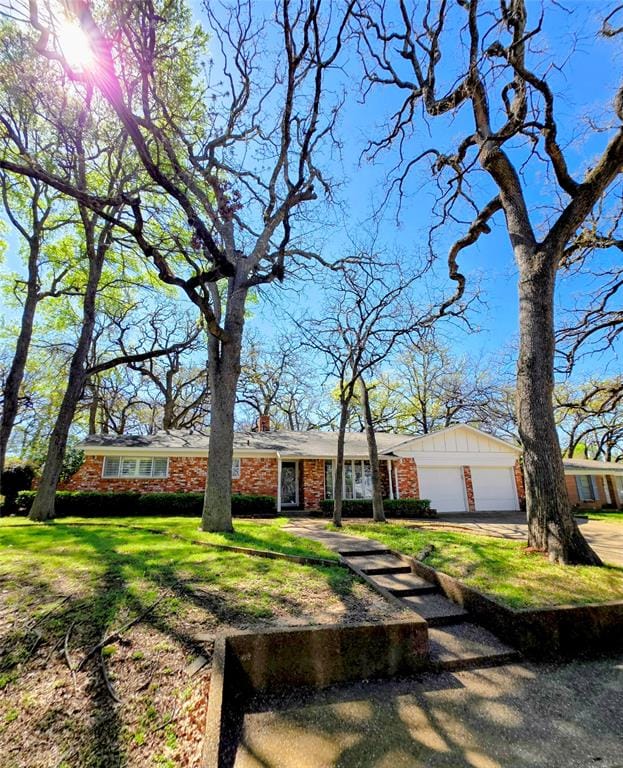 1020 Redbud Court, Arlington TX 76012 - Photo 2