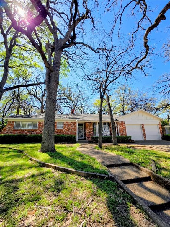 1020 Redbud Court, Arlington TX 76012
