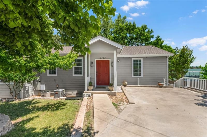 1128 W Lake Drive, Weatherford TX 76087 - Photo 2