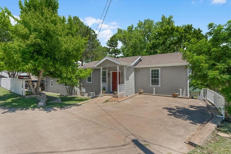 1128 W Lake Drive, Weatherford TX 76087 - Photo 6