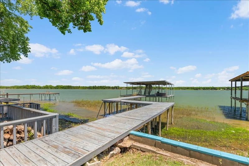 1128 W Lake Drive, Weatherford TX 76087