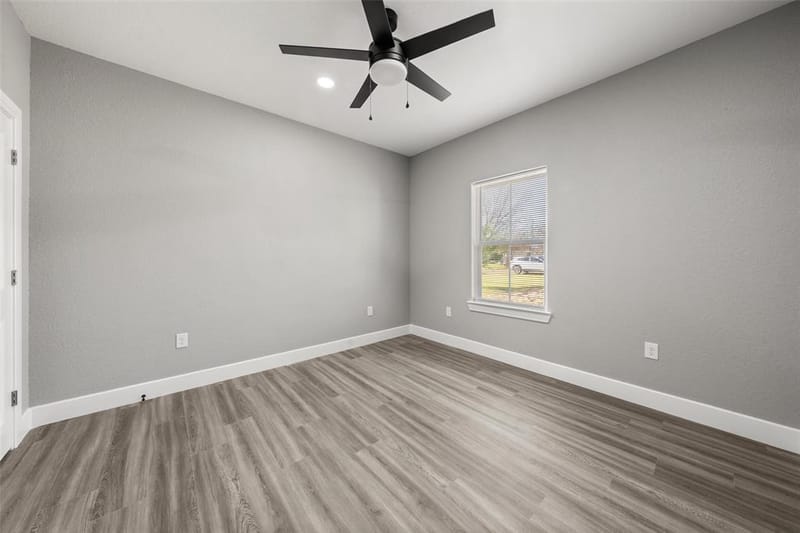 470 Elmwood Drive, Woodway TX 76712 - Photo 16