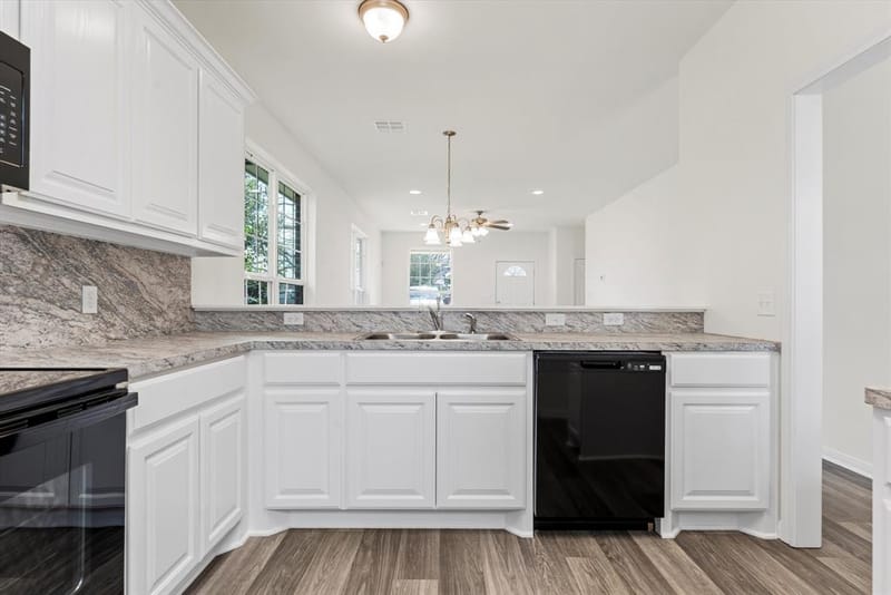 1325 N 11th Street, Waco TX 76707 - Photo 2