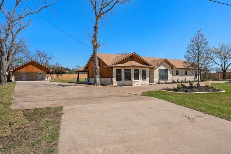 1404 S Robinson Drive, Robinson TX 76706 - Photo 3