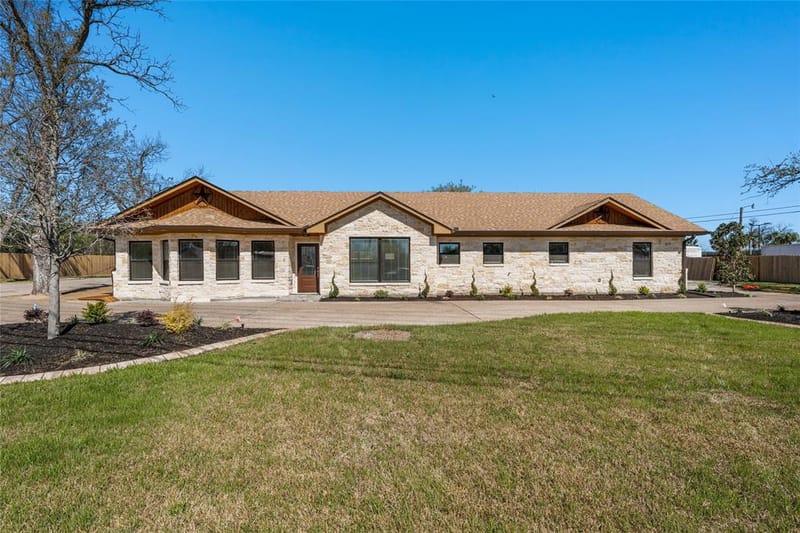 1404 S Robinson Drive, Robinson TX 76706 - Photo 4