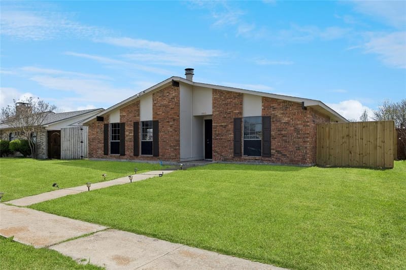 1905 Montana Trail, Grand Prairie TX 75052 - Photo 2