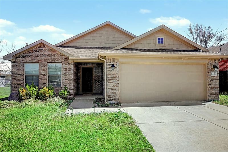 1827 College Street, Greenville TX 75401