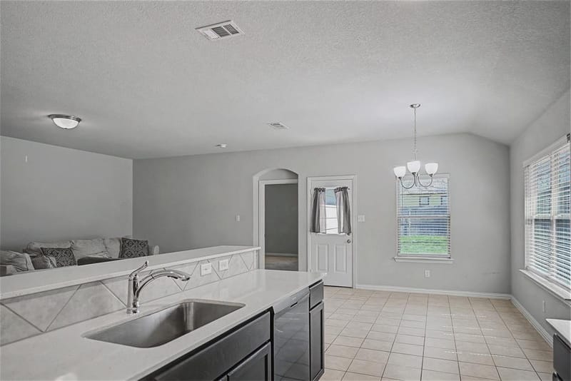 1827 College Street, Greenville TX 75401 - Photo 9