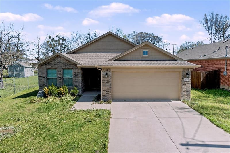 1827 College Street, Greenville TX 75401 - Photo 24