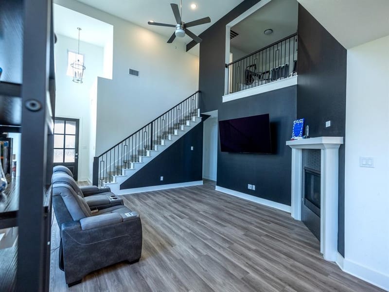 909 Carnation Drive, Crowley TX 76036 - Photo 11