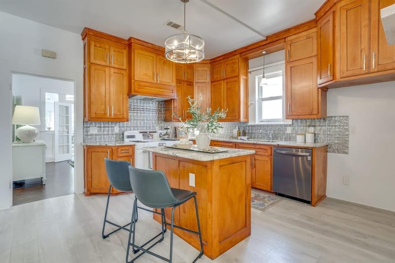 1014 W Arlington Avenue, Fort Worth TX 76110 - Photo 14