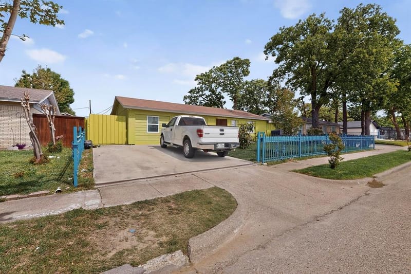9805 Grady Lane, Dallas TX 75217 - Photo 2