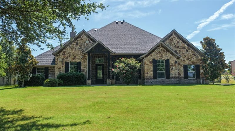 181 Fairview Court, Decatur TX 76234