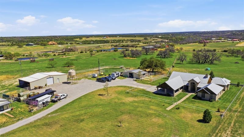 404 Private Road 1562, Stephenville TX 76401 - Photo 6