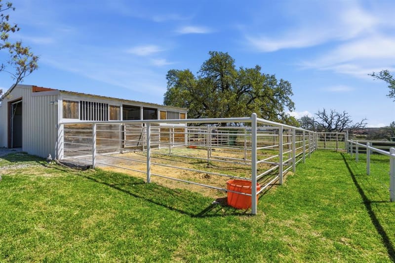 404 Private Road 1562, Stephenville TX 76401 - Photo 28