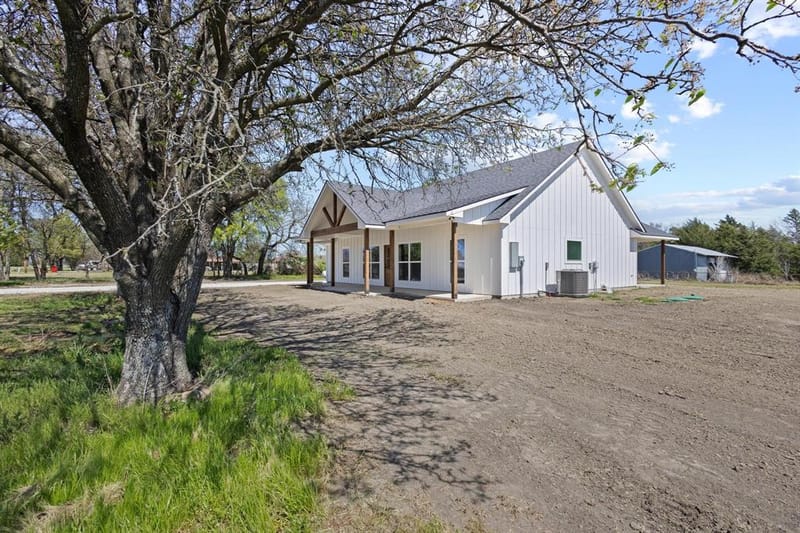 14419 FM 1396 E, Windom TX 75492 - Photo 13