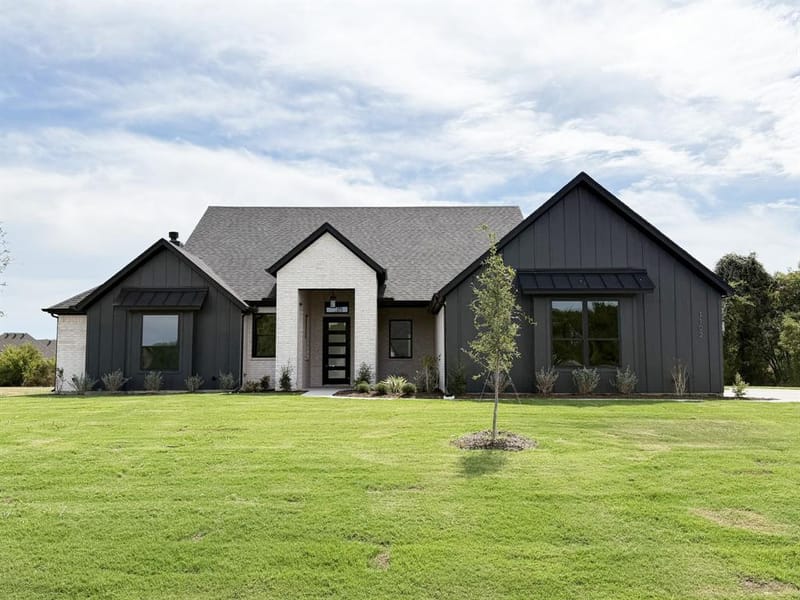 1102 Silver Sage Trail, Weatherford TX 76085