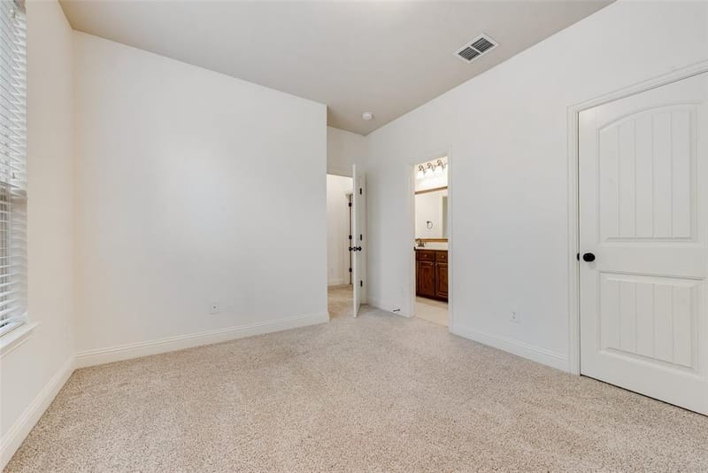 5039 Venecia Way, Grand Prairie TX 75052 - Photo 22