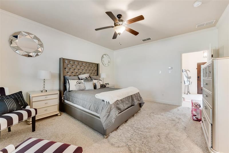 5039 Venecia Way, Grand Prairie TX 75052 - Photo 5