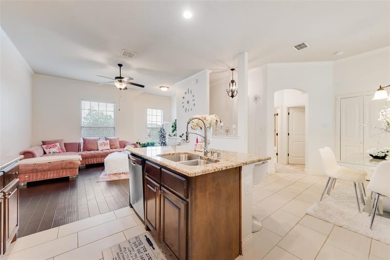 5039 Venecia Way, Grand Prairie TX 75052 - Photo 18