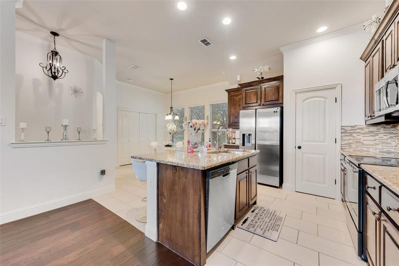 5039 Venecia Way, Grand Prairie TX 75052 - Photo 15
