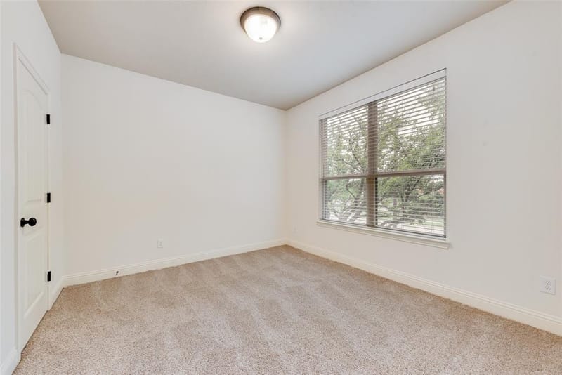 5039 Venecia Way, Grand Prairie TX 75052 - Photo 21