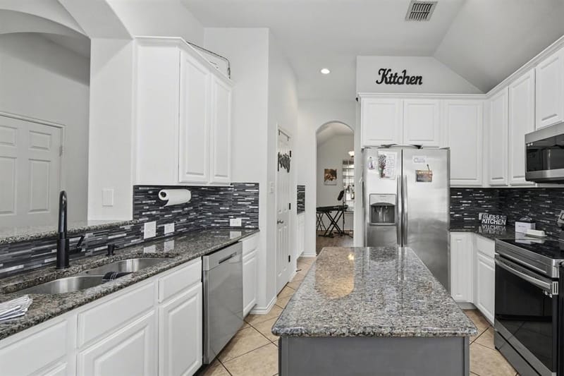 7924 Branch Hollow Trail, Fort Worth TX 76123 - Photo 6