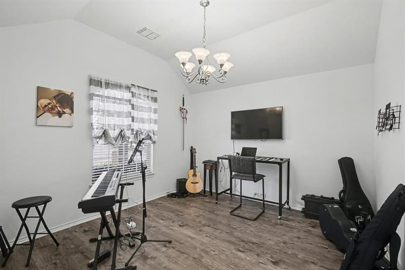 7924 Branch Hollow Trail, Fort Worth TX 76123 - Photo 3