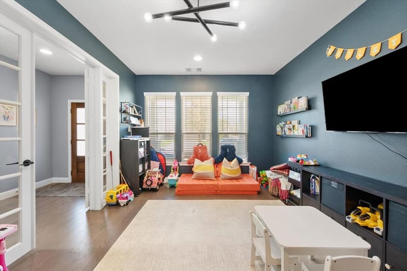 2801 Livingston Avenue, Fort Worth TX 76110 - Photo 5
