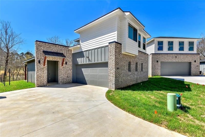 3260 Crawford # 401, Denison TX 75020