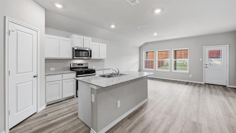 1920 CHEROKEE Lane, Cleburne TX 76033 - Photo 8