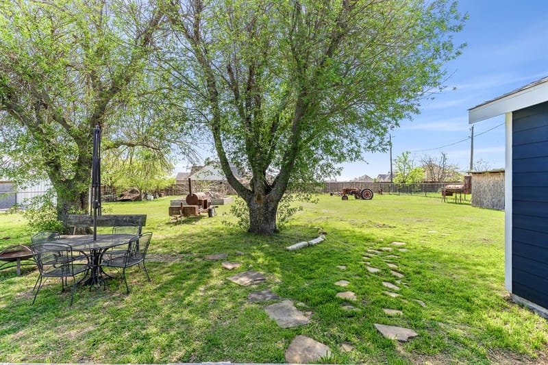 108 Paige Street, Weatherford TX 76088 - Photo 34