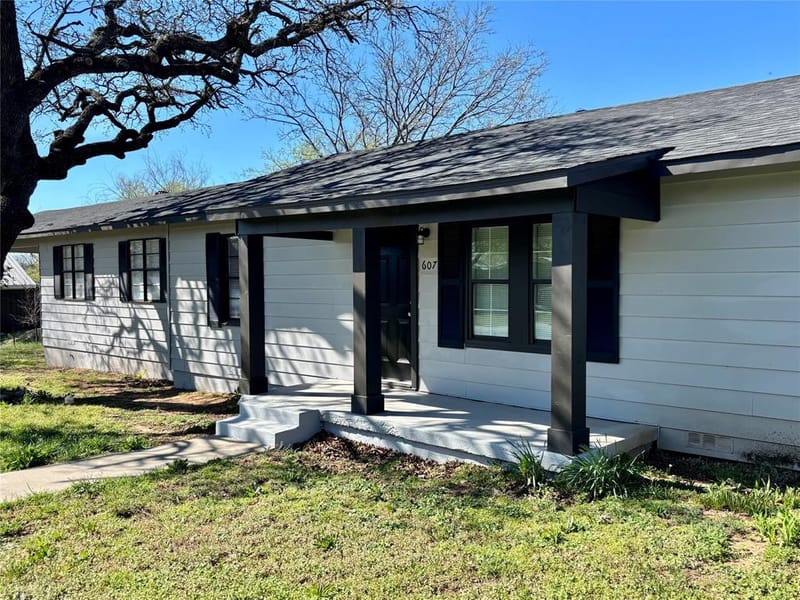 607 Baylor Street, Nocona TX 76255 - Photo 6