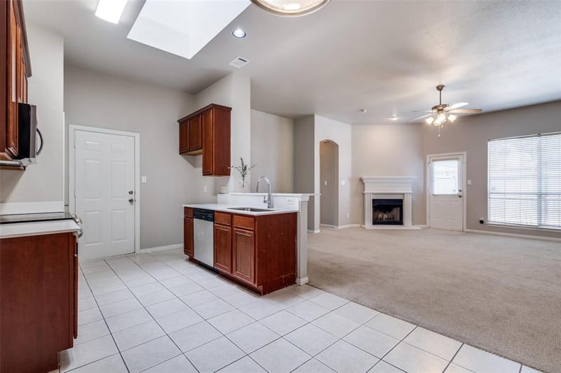1302 Poinsettia Boulevard, Denton TX 76208 - Photo 10