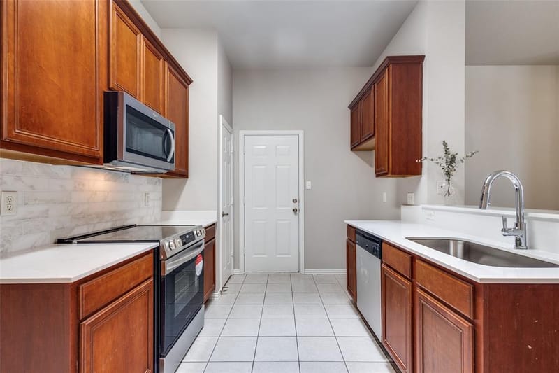 1302 Poinsettia Boulevard, Denton TX 76208 - Photo 11